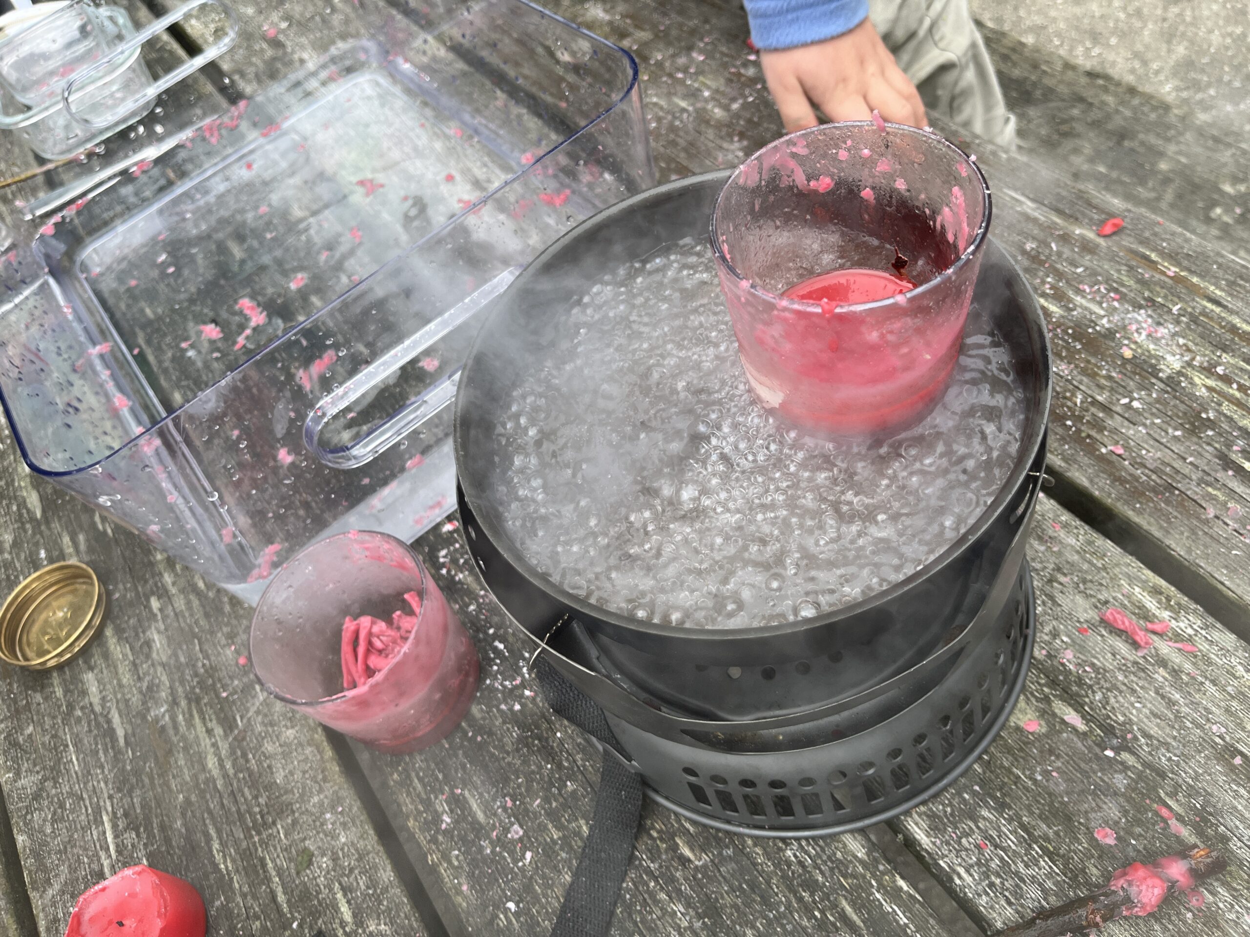 Eksperiment med gass, væske og fast stoff